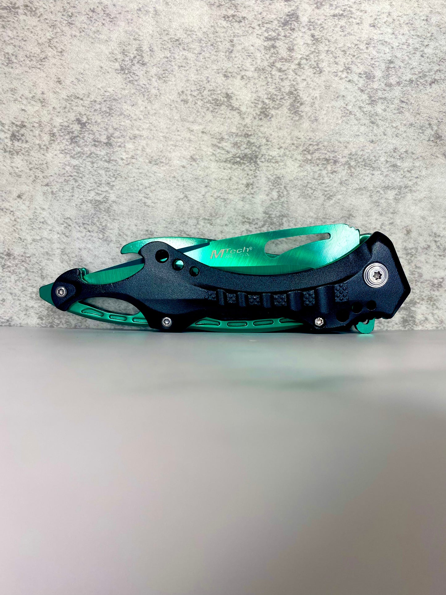Green Knife